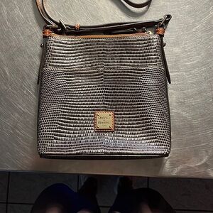 NWOT Dooney & Bourke textured crossbody